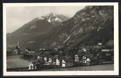 AK Jenbach /Unterinntal, Ortsansicht am Bergfuss