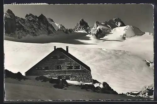 AK Cabanne du Trient, Blick auf die Berghütte