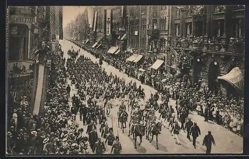 AK Berlin, Kaiser, von der Parade zurückkehrend, Friedrichstrasse