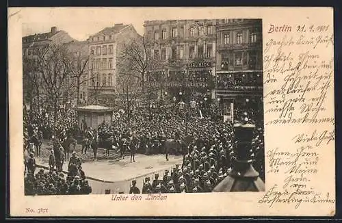 AK Berlin, Parade Unter den LInden mit Cafe Bauer