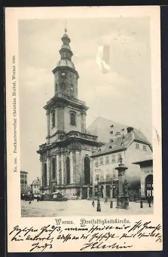 AK Worms, Passanten und Denkmal vor der Dreifaltigkeitskirche