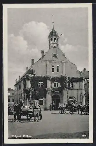 AK Wolgast, Rathaus mit Pferdekutschen