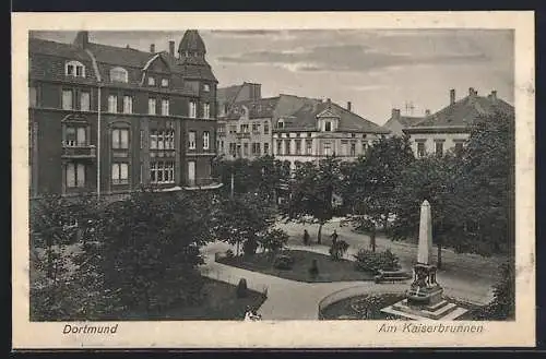 AK Dortmund, Am Kaiserbrunnen mit Denkmal