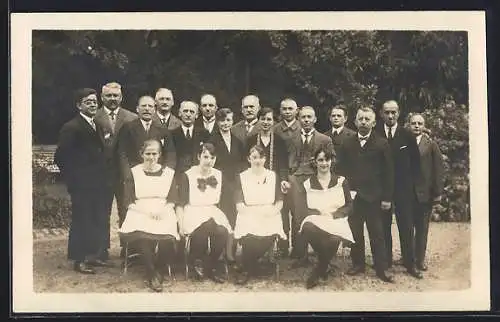 Foto-AK Bad-Gleisweiler /Pfalz, Gruppenbild von Kurgästen