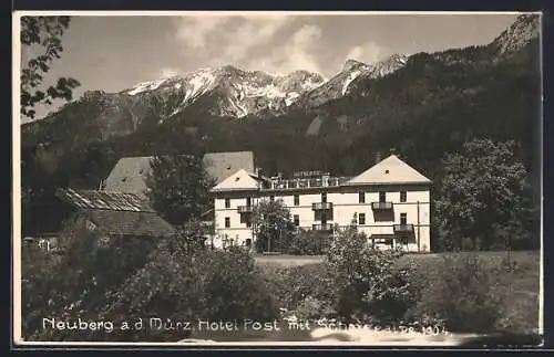 AK Neuberg a. d. Mürz, Hotel Post gegen das Gebirge