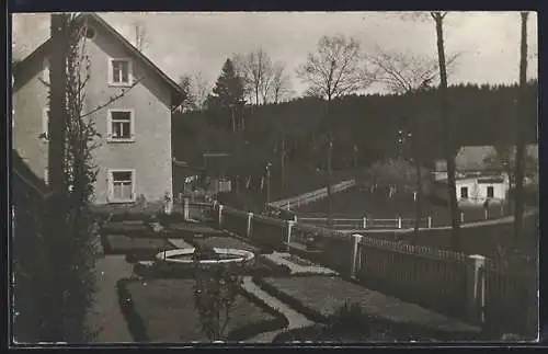 AK Utzberg, Partie in gepflegtem Garten