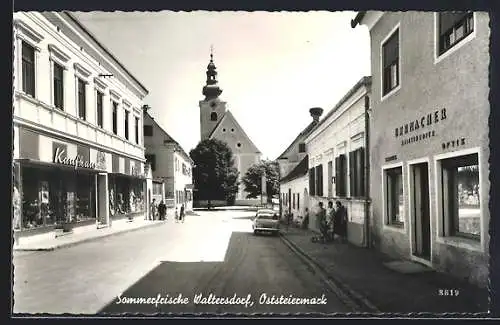 AK Bad Waltersdorf, Strassenszene mit Kaufhaus mit Blick zur Kirche