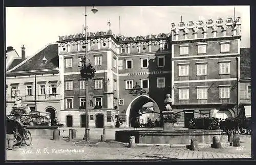 AK Retz, Verderberhaus mit Brunnen