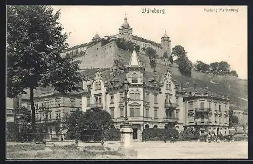 AK Würzburg, Strassenpartie am Gasthaus zum Hof