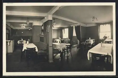 AK Holzkirchen / Obb., Café W. Waltenberger, Innenansicht