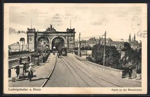 AK Ludwigshafen a. Rhein, Partie an der Rheinbrücke mit Strassenbahn