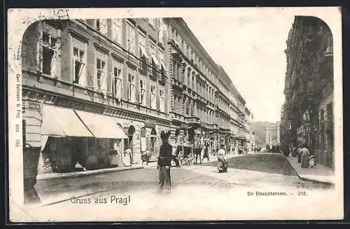 AK Prag / Praha, Elisabethstrasse mit Geschäften, Polizist