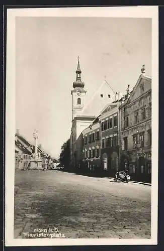 AK Horn /N. Ö., Piaristenplatz im Sonnenschein