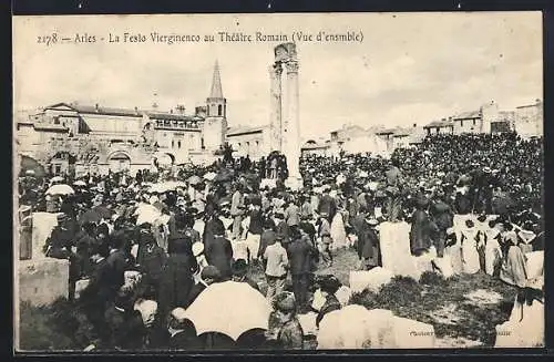 AK Arles, La Festo Vierginenco au Théâtre Romain, Vue d`ensemble