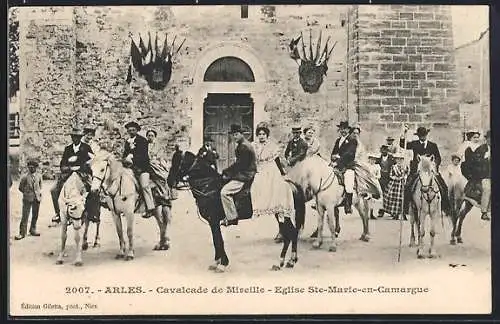 AK Arles, Cavalcade de Mireille à l`Église Ste-Marie-en-Camargue