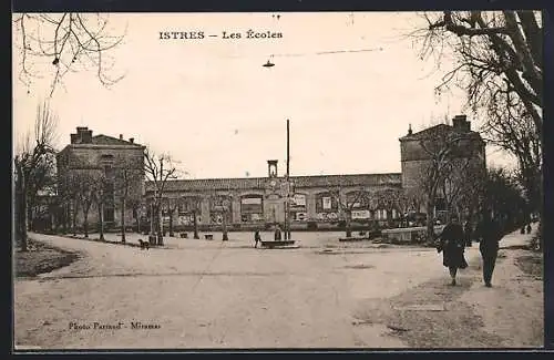 AK Istres, Les Écoles