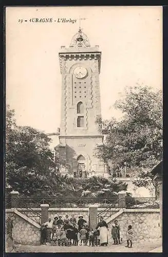 AK Aubagne, L`Horloge et la place animée devant le monument