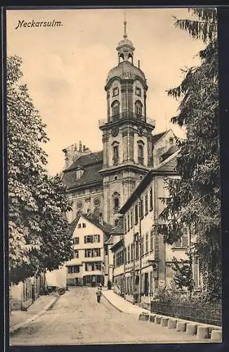 AK Neckarsulm, Strassenpartie mit grossem Gebäude