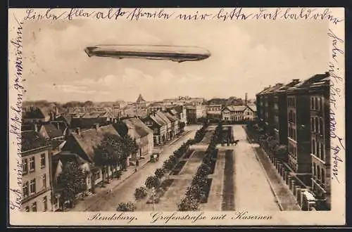 AK Rendsburg, Grafenstrasse mit Kaserne und Zeppelin