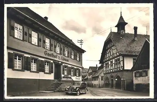 AK Alpirsbach im Schwarzw., Rötenbach, Gasthof zum Löwen mit Auto