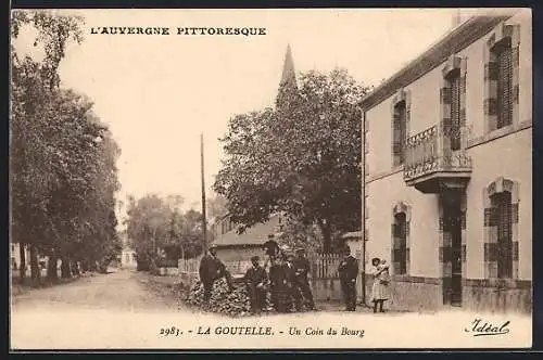 AK La Goutelle, Un Coin du Bourg