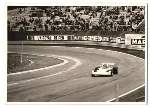 Fotografie Motorsport, Formel 2 Autorennen auf dem Nürburgring 1972, Rennwagen vor Tribüne