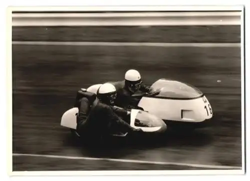 Fotografie Motorradrennen Nürburgring Rennmotorrad BMW mit Seitenwagen Startnummer 14