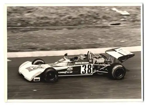 Fotografie Auto Formel 2 Rennwagen Startnummer 38 pilotiert von Silvio Mosner auf dem Nürburgring 1972