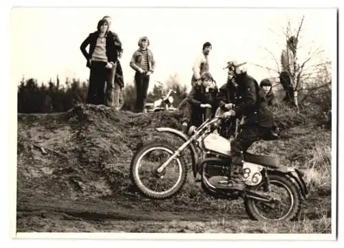 Fotografie Motorrad KTM, Geländerennen - Motocross, Rennmotorrad Startnummer 86