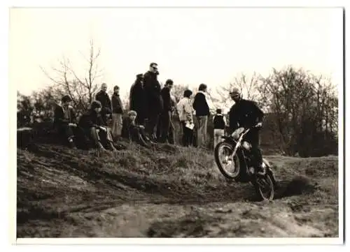 Fotografie Motorsport, Motorradrennen, Motocross, Geländerennen, Rennmotorrad Startnummer 11