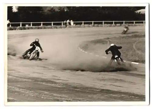 Fotografie Motorsport, Speedway-Motorradrennen, Motorrad, Rennmotorrad, Geisterfahrer