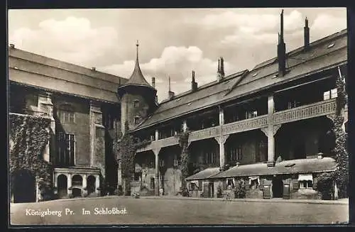 AK Königsberg i. Pr., Blick in den Schlosshof