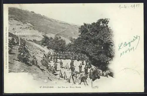 AK St. Etienne, Le Tir au Bois Noir, französische Infanteristen machen eine Rast