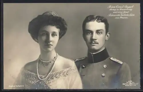 AK Prinz Ernst August von Braunschweig in Uniform mit seiner Gemahlin