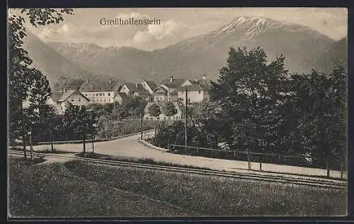 AK Grosshollenstein, Ortsansicht gegen die Berge