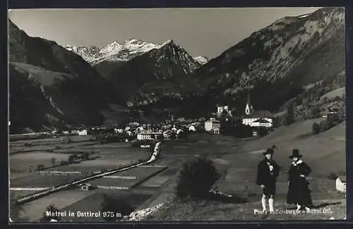 AK Matrei in Osttirol, Teilansicht mit Strassenpartie