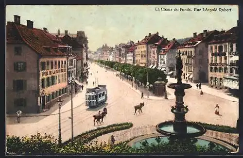 AK La Chaux-de-Fonds, Rue Leopold Robert, Strassenpartie mit Strassenbahn