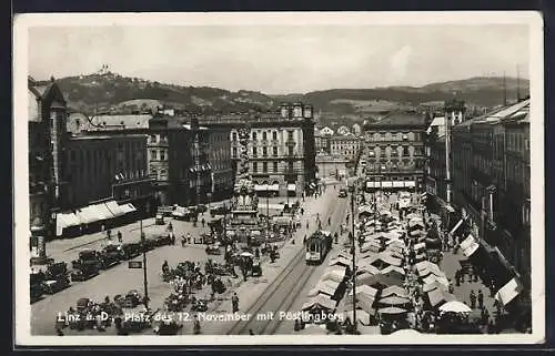 AK Linz a. D., Platz des 12. November mit Pöstlingberg, Strassenbahn