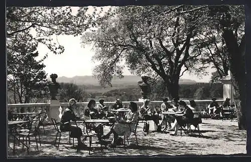 AK Châteauneuf-le-Rouge, La terrasse ensoleillée de la Maison de Repos La Salinière