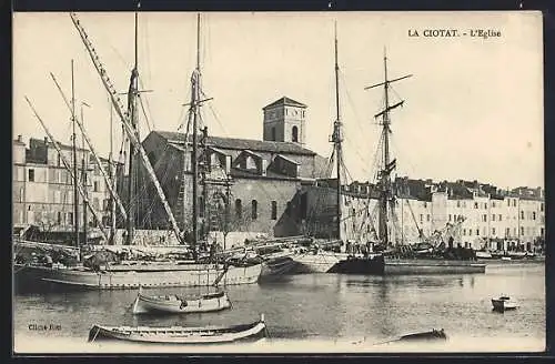 AK La Ciotat, L`Église et voiliers au port