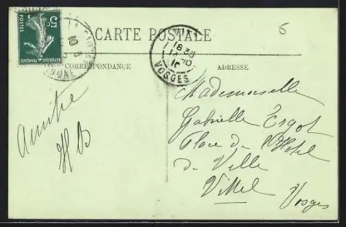 AK La Ciotat, Le Port avec vue sur les bateaux et les bâtiments historiques