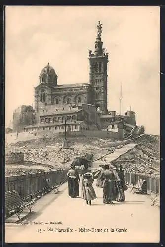 AK Marseille, Notre-Dame de la Garde et visiteurs sur le chemin