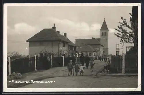 AK Wien, Ottakring, Siedlung Starchant, Ortspartie mit Blick zur Kirche