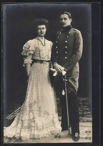 AK Prinz Eitel Friedrich von Preussen mit Prinzessin, stehend