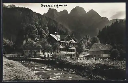 AK Gosau, Gasthof und Pension Gosauschmied, Fluss und Bergpanorama