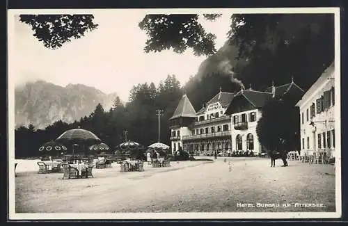 AK Burgau am Attersee, Hotel Burgau mit Strasse und Strand