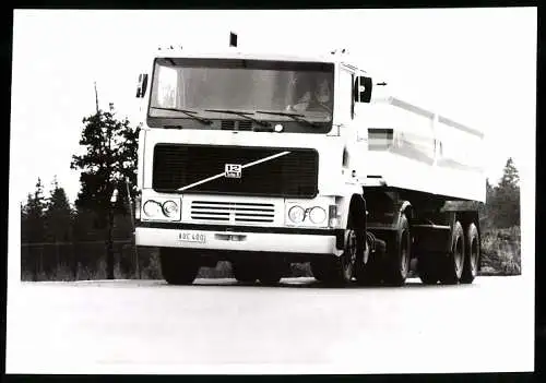 Fotografie Lastwagen Volvo, Sattelschlepper 12 Turbo 8, Werkfoto