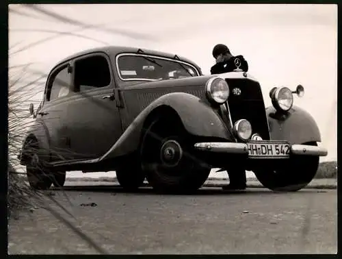 Fotografie Auto Mercedes Benz, Limousine mit Kfz-Kennzeichen Hamburg