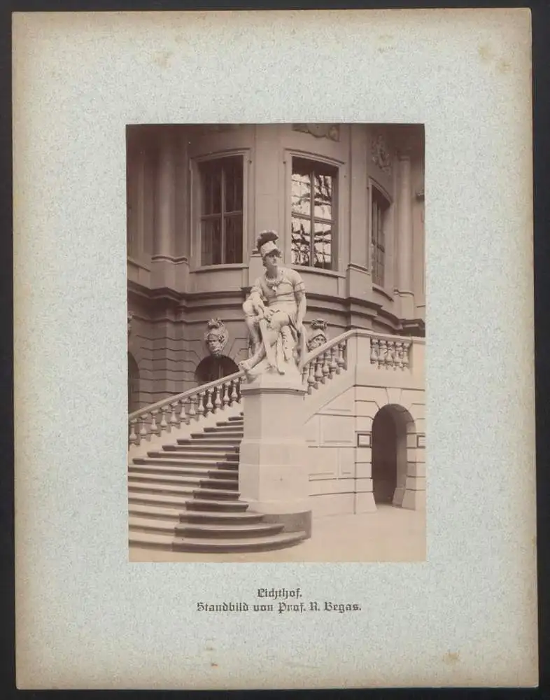 Fotomappe mit 32 Fotografien, Das Zeughaus zu Berlin, Lichthof, Aussenansicht, Geschützsammlung, Feldherrnhalle 4