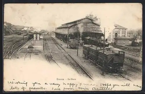 AK Evreux, La Gare, Züge am Bahnhof